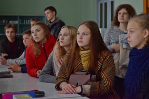 Школьники средних школ № 20, 22 и гимназии г. Борисова побывали на экскурсии в БГТУ
