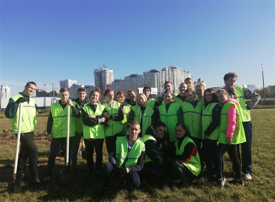 Студенты БГТУ приняли активное участие в озеленении МКАД