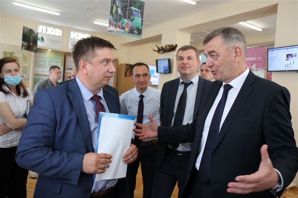 Заместитель Премьер-министра Республики Беларусь Юрий Назаров ознакомился с научными разработками БГТУ